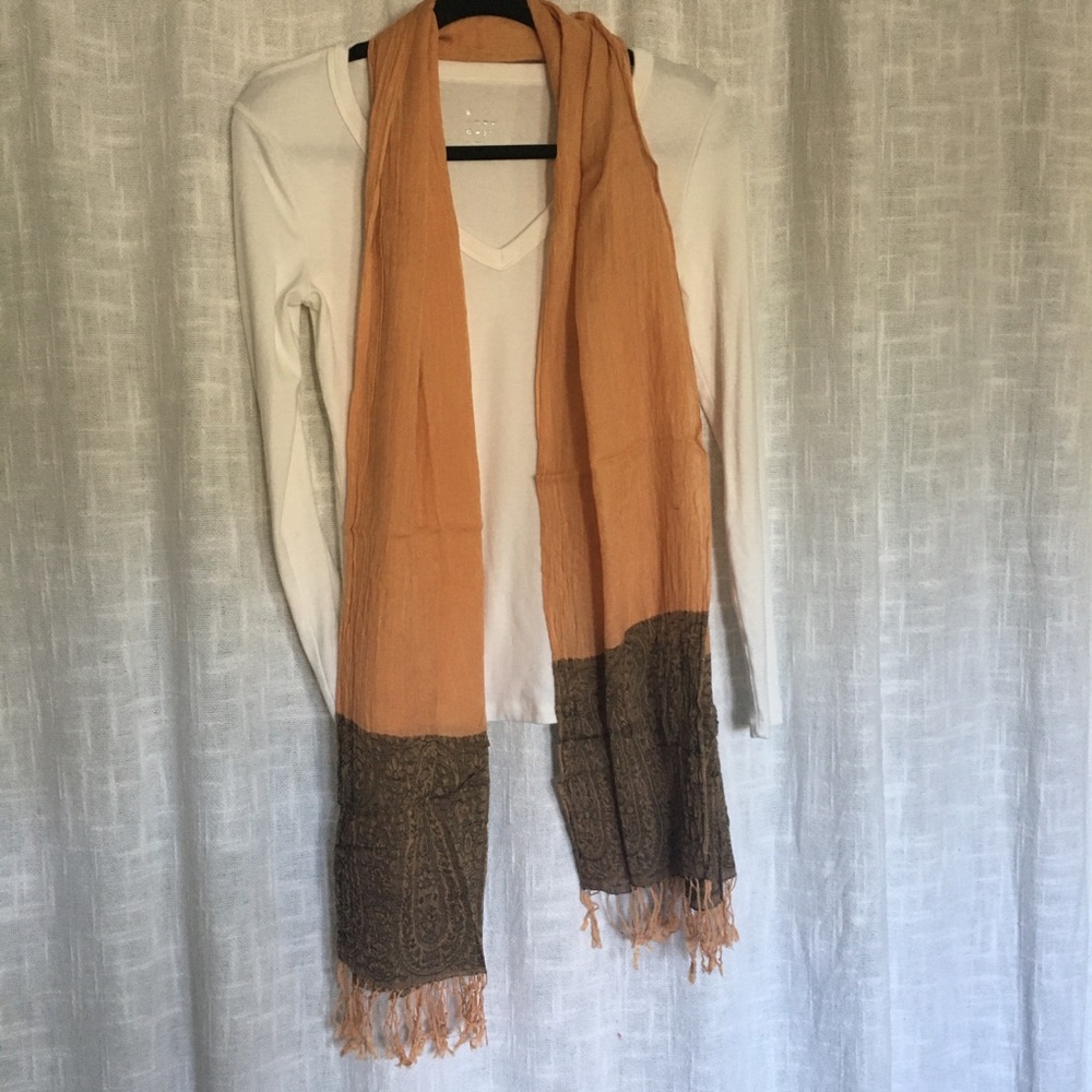 ✨3/$15✨ Intricate Paisley Scarf